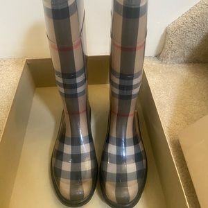 Burberry rain boot